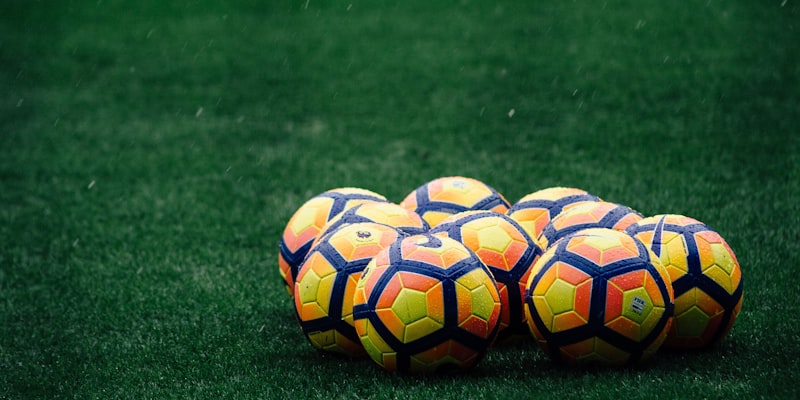 教育城球场夜景与外部灯光效果